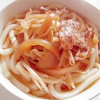 煮込みうどん　肉野菜炒めのせ